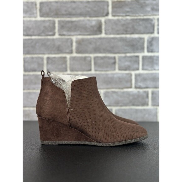 Journee Collection Womens Brown Mylee Pull On Wedge Booties Size 7.5M - Picture 6 of 11